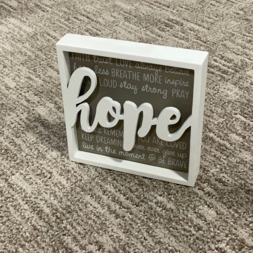 *Hope* standing frame decor or wall hang - Picture 1 of 2